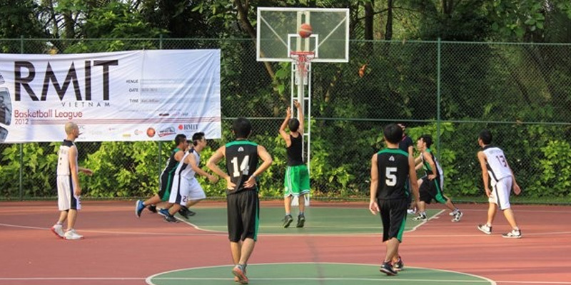 Theo dõi các thống kê và dữ liệu quá khứ